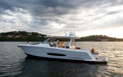 Regal 38 Surf