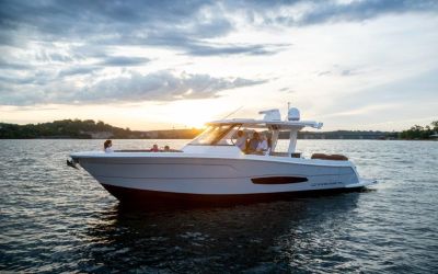 Regal 38 Surf
