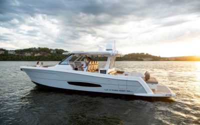 Regal 38 Surf