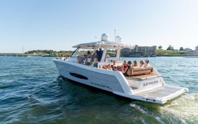 Regal 38 Surf