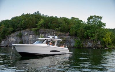 Regal 38 Surf