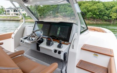 Regal 38 Surf