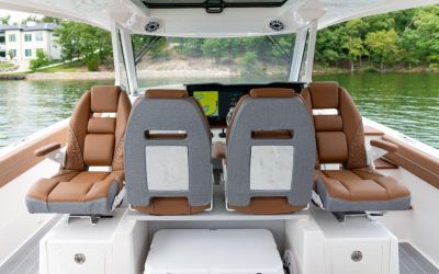 Regal 38 Surf