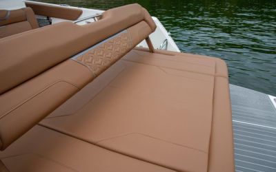 Regal 38 Surf
