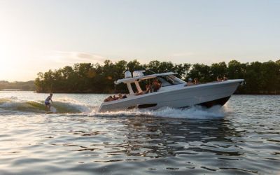 Regal 38 Surf