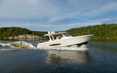 Regal 38 Surf