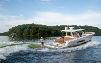 Regal 38 Surf