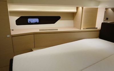  PRESTIGE YACHTS 420