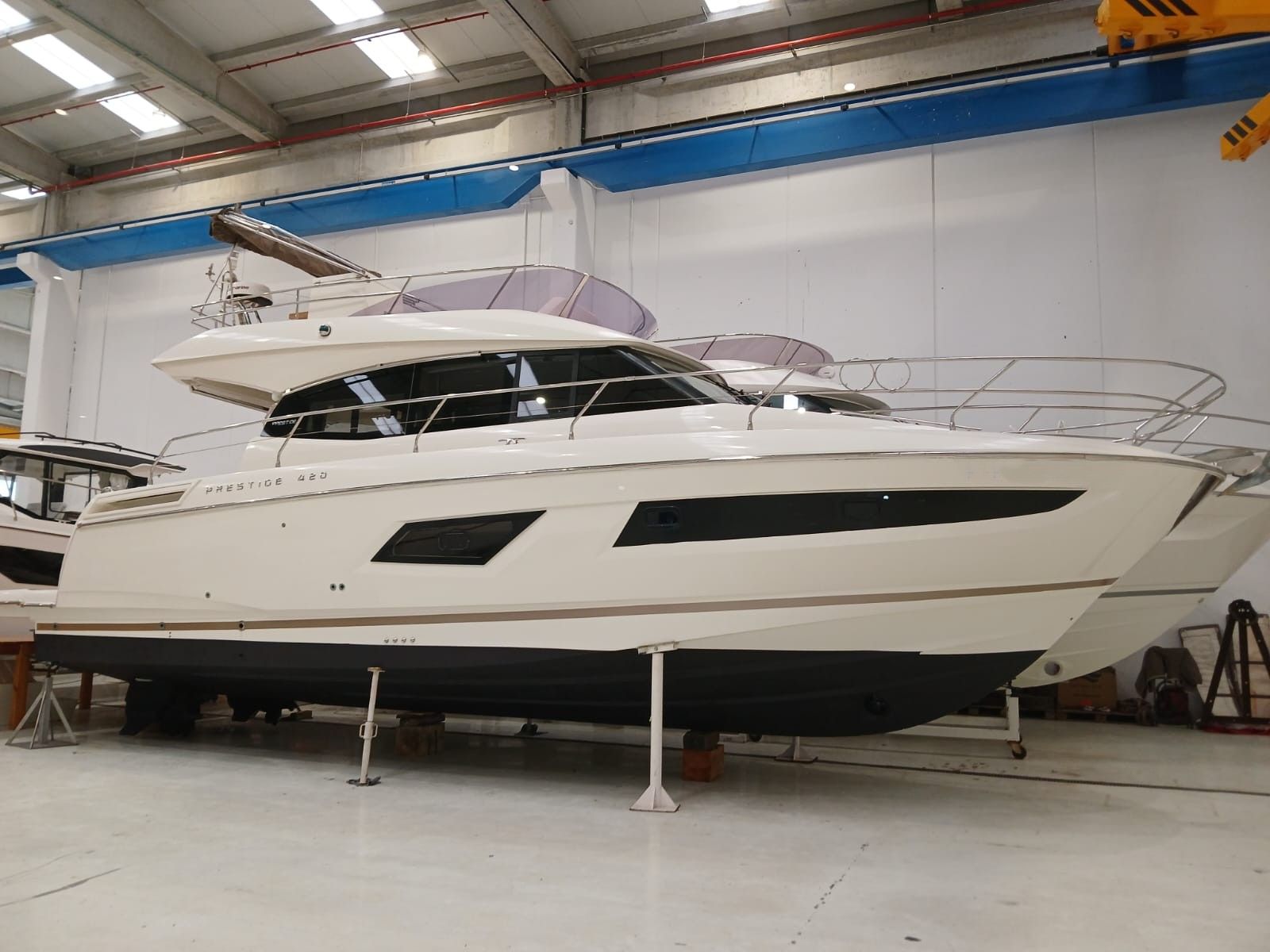  PRESTIGE YACHTS 420