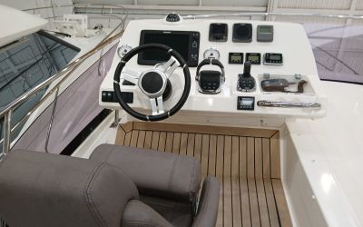  PRESTIGE YACHTS 420