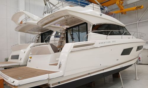  PRESTIGE YACHTS 420
