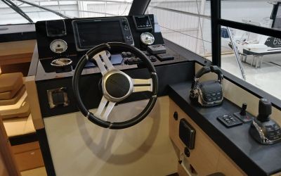  PRESTIGE YACHTS 420