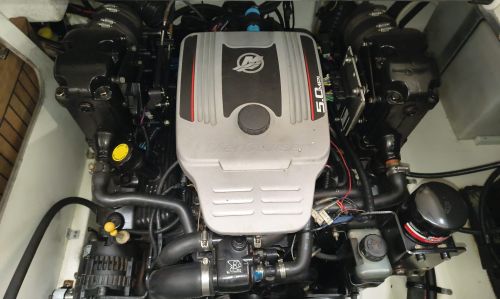 SEA RAY 240 SUN SPORT