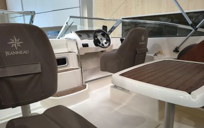 JEANNEAU CAP CAMARAT 635 DC